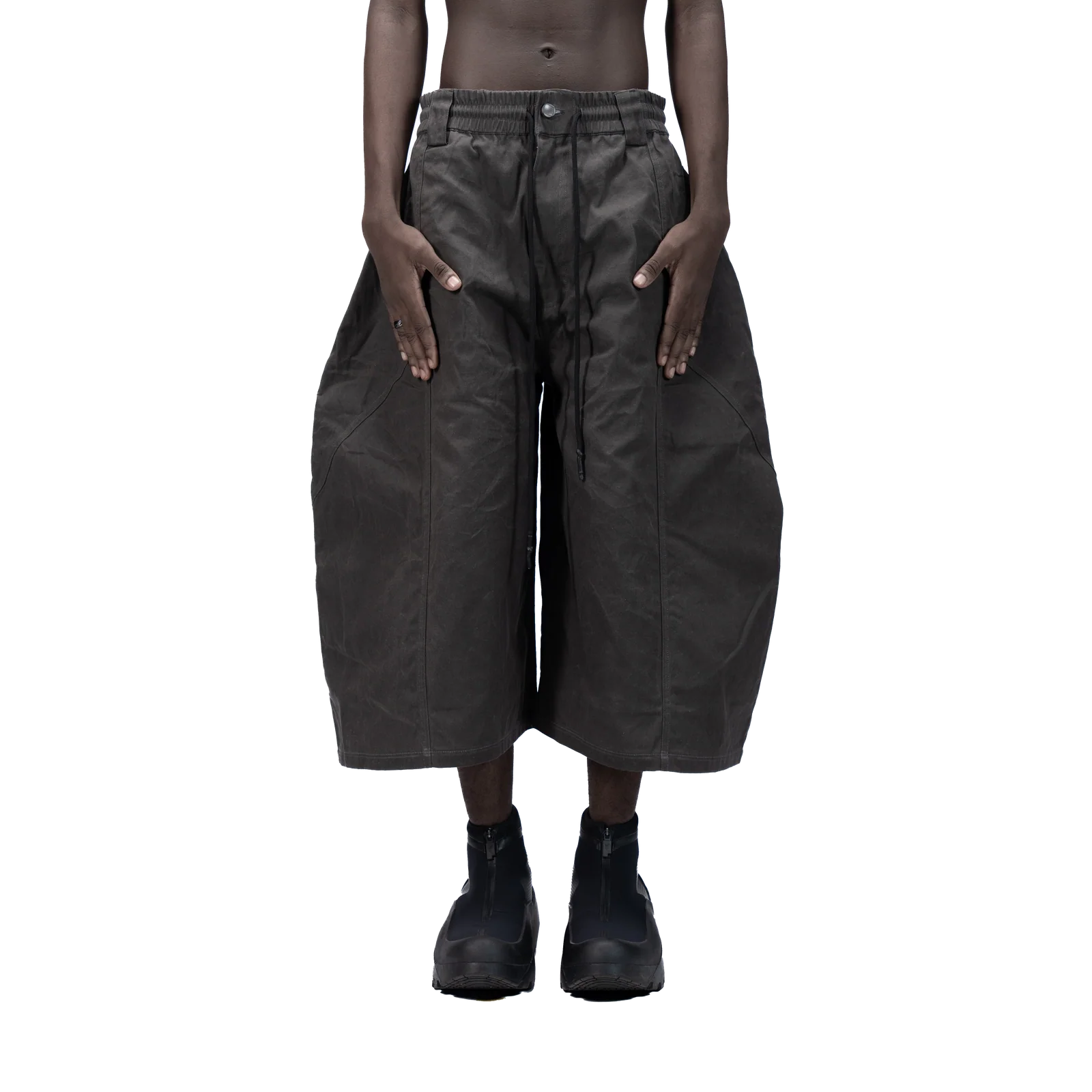 SPLIT CURVE JORTS - GREY