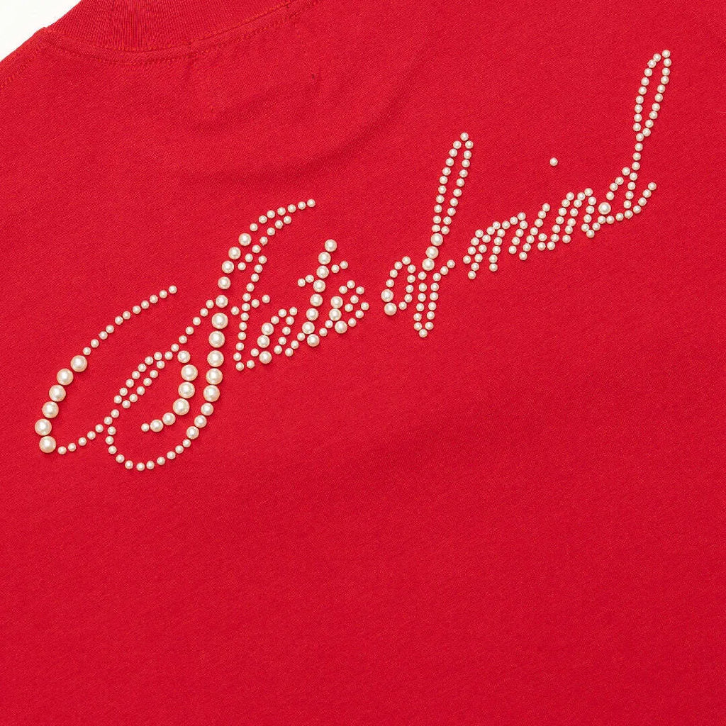 BLESSED 26 : CURSIVE PEARL LOGO TEE RED