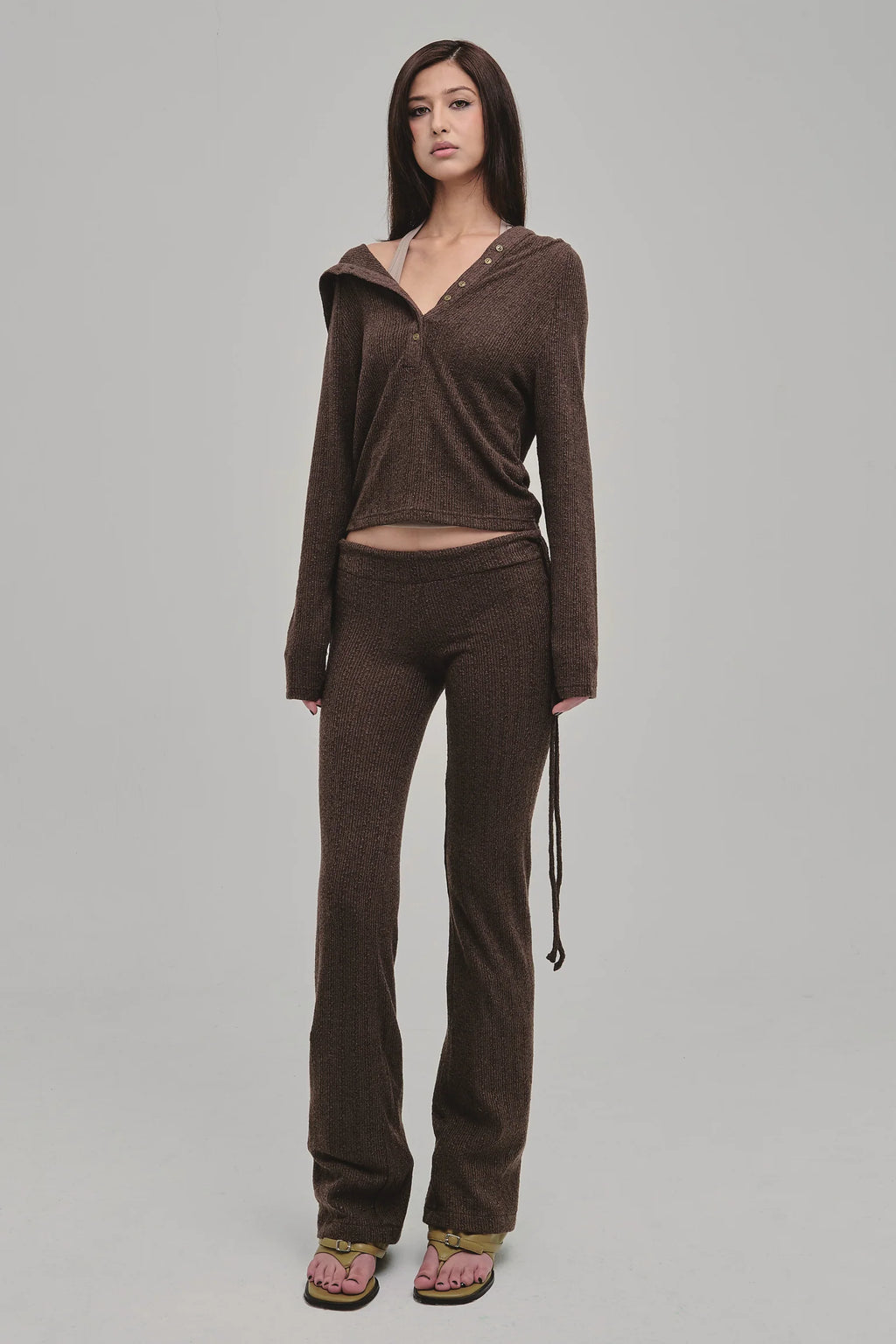 DAZED KNIT HOODIE BROWN