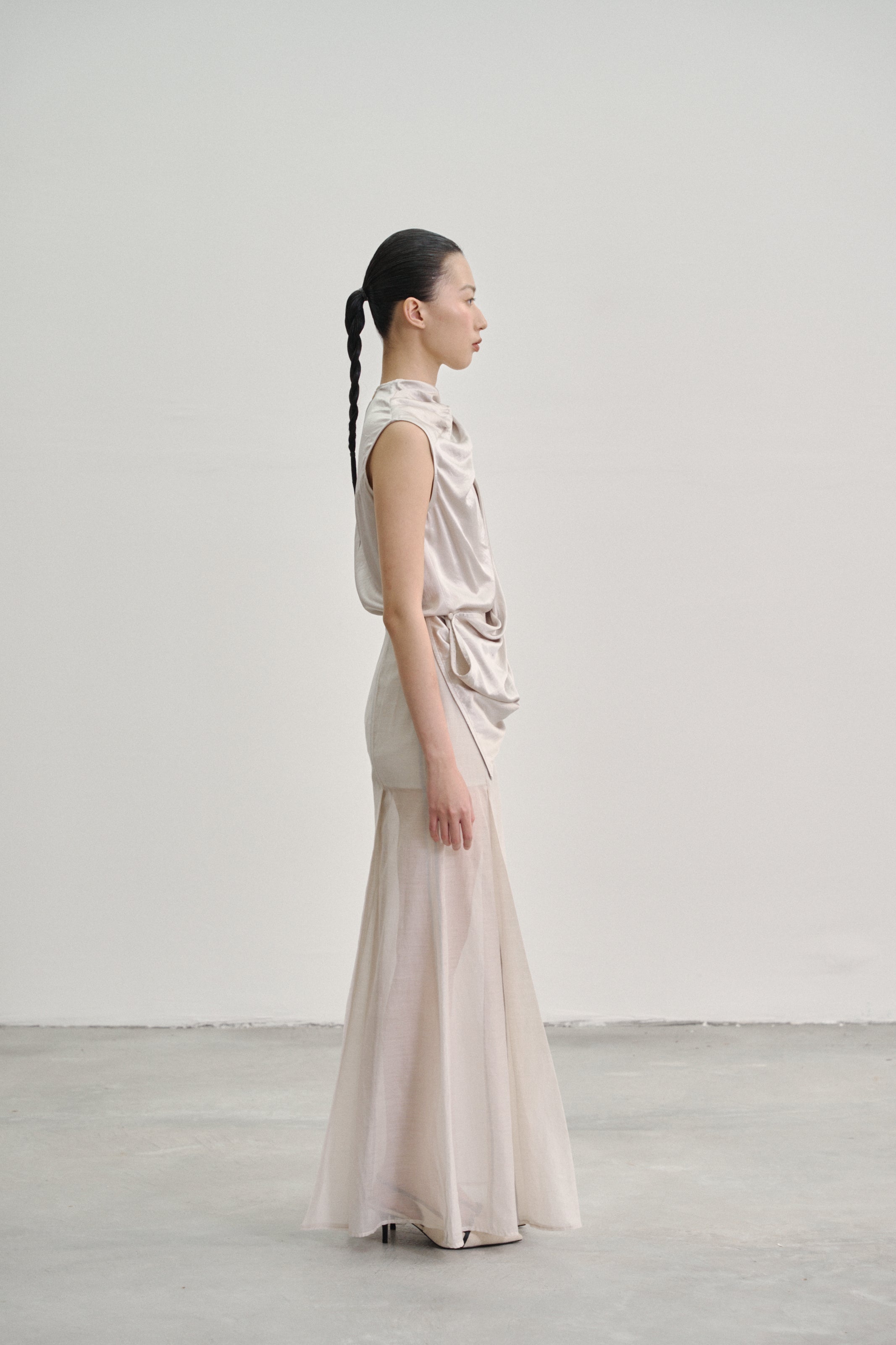 ‘Twisted Knot’ Tunic with Shawl Lapel in Cooltech Liquid Satin Grey