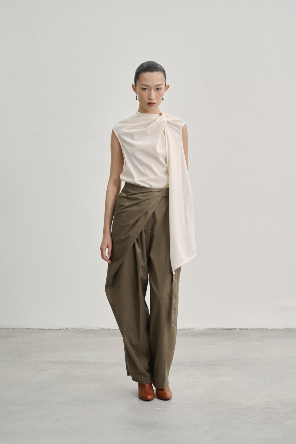 ‘Twisted Knot’ Tunic with Shawl Lapel in Stretch Tencel Rayon Blend Beige