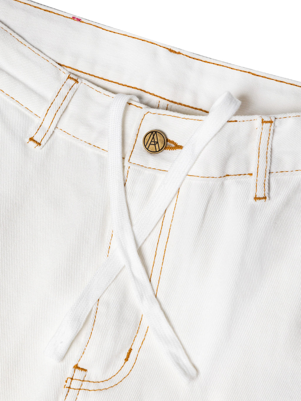 D. KNEE MONEY SHORTS WHITE