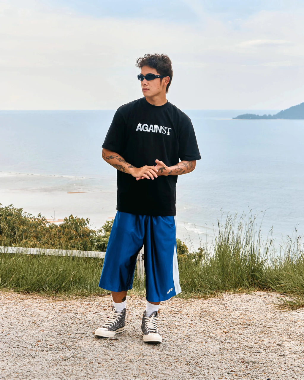 SHINE LOGO TEE BLACK