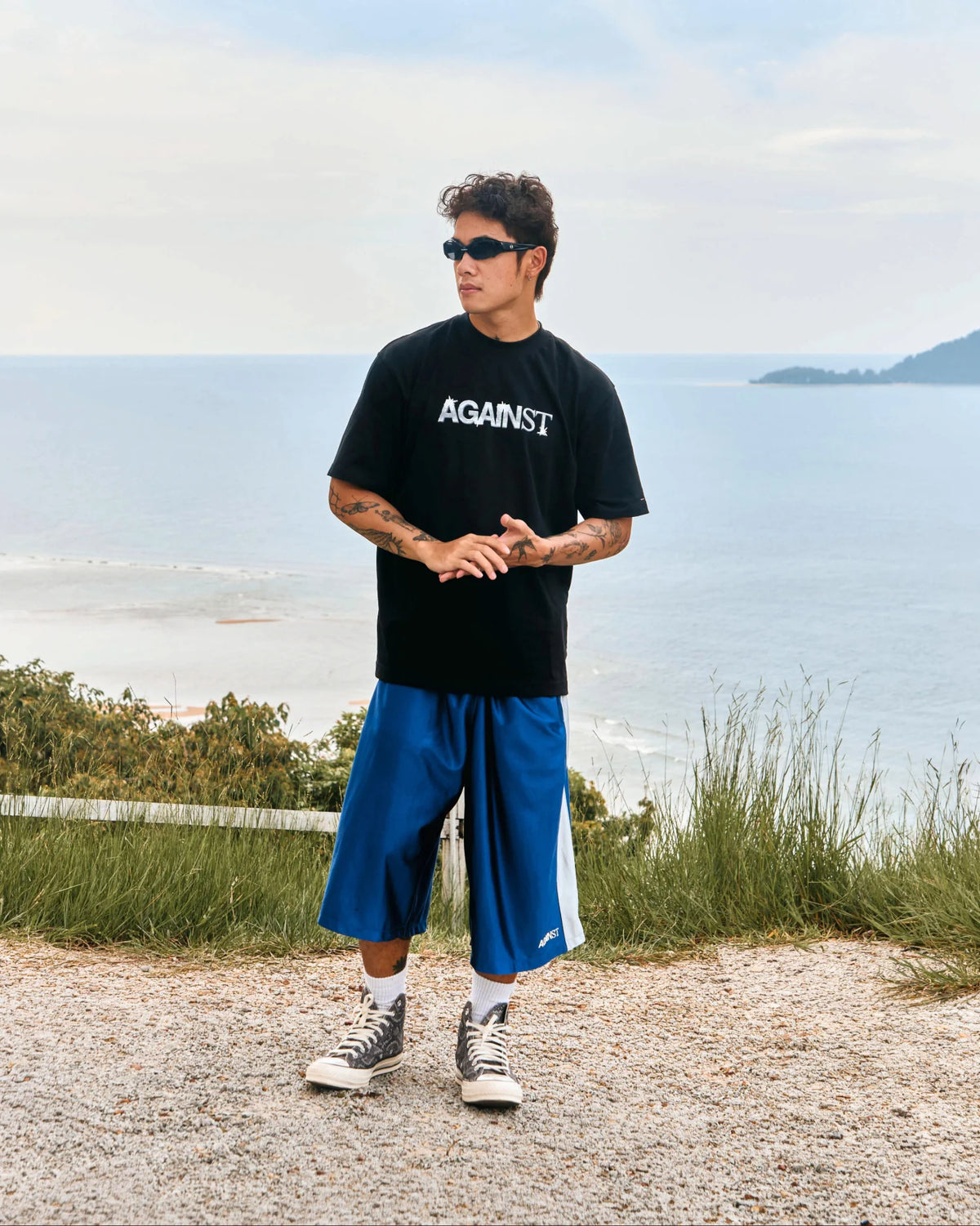SHINE LOGO TEE BLACK