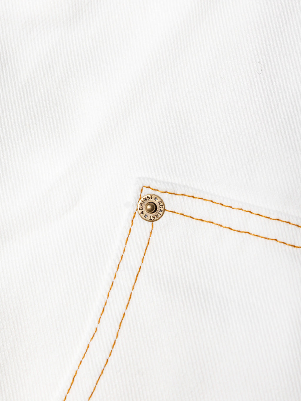 D. KNEE MONEY SHORTS WHITE