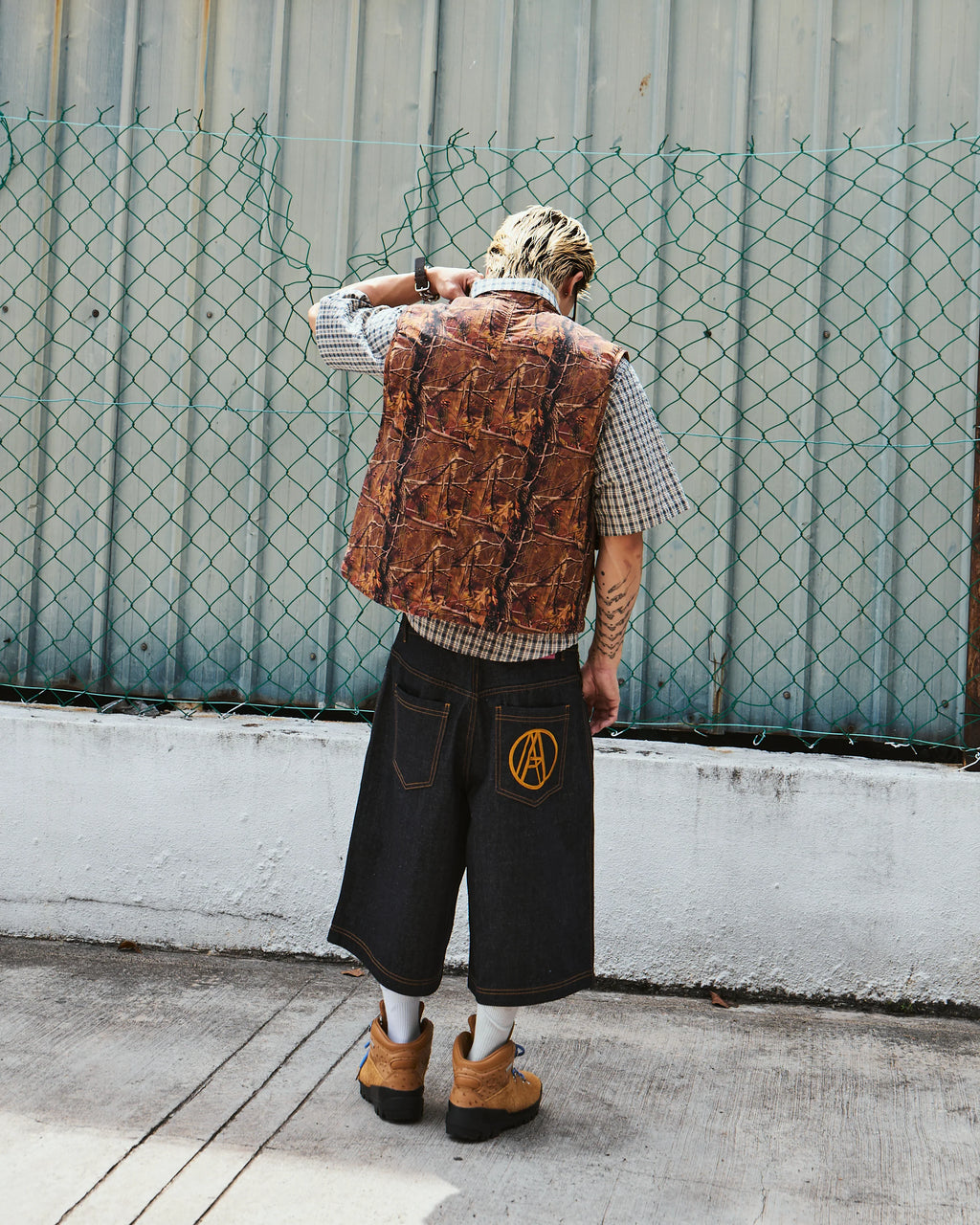 OVERLAP RAW SHORTS
