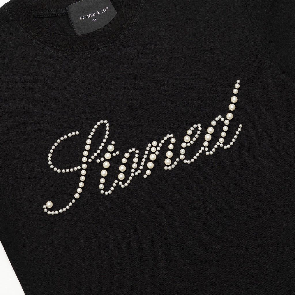 BLESSED 26 : CURSIVE PEARL LOGO CROP TOP BLACK