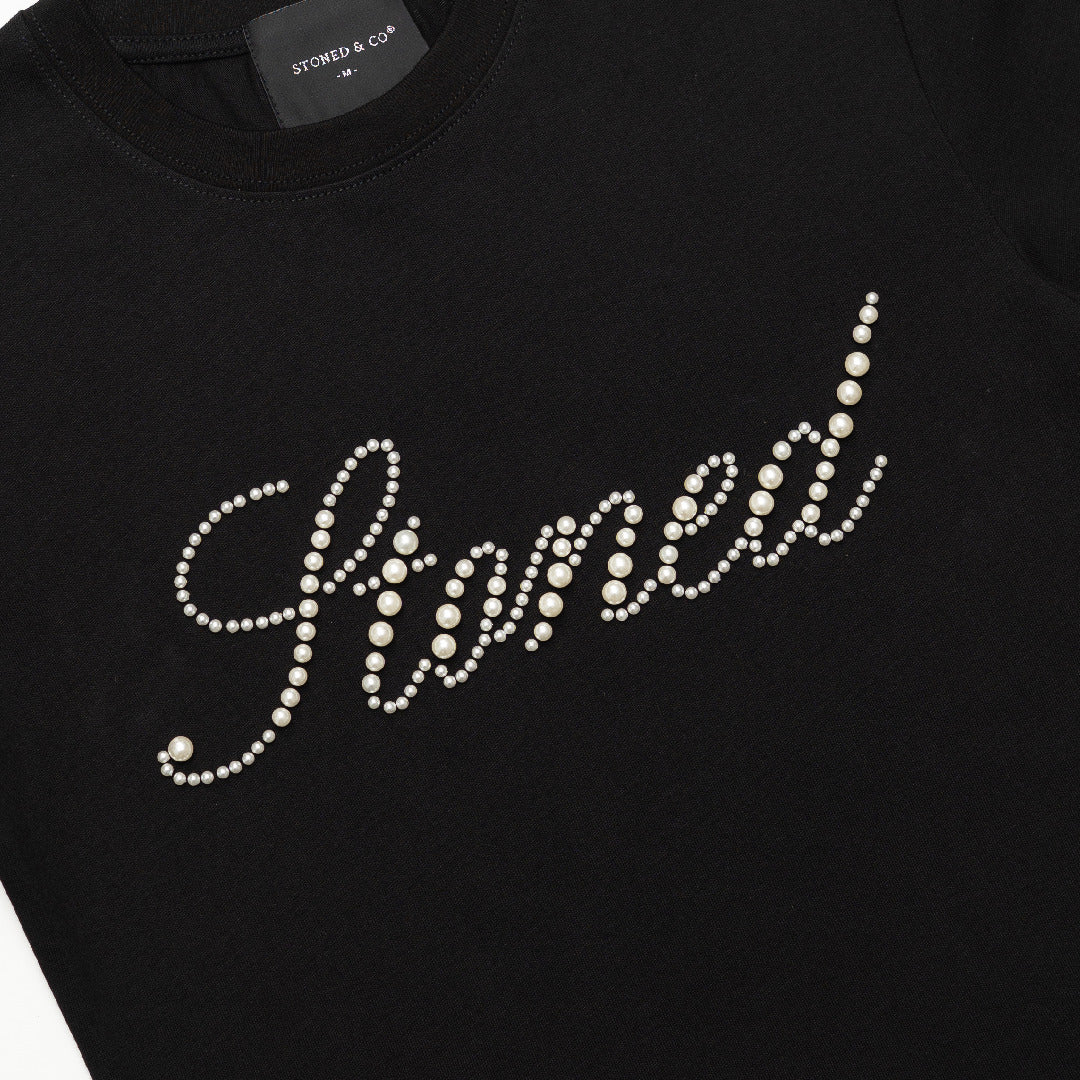 BLESSED 26 : CURSIVE PEARL LOGO CROP TOP BLACK