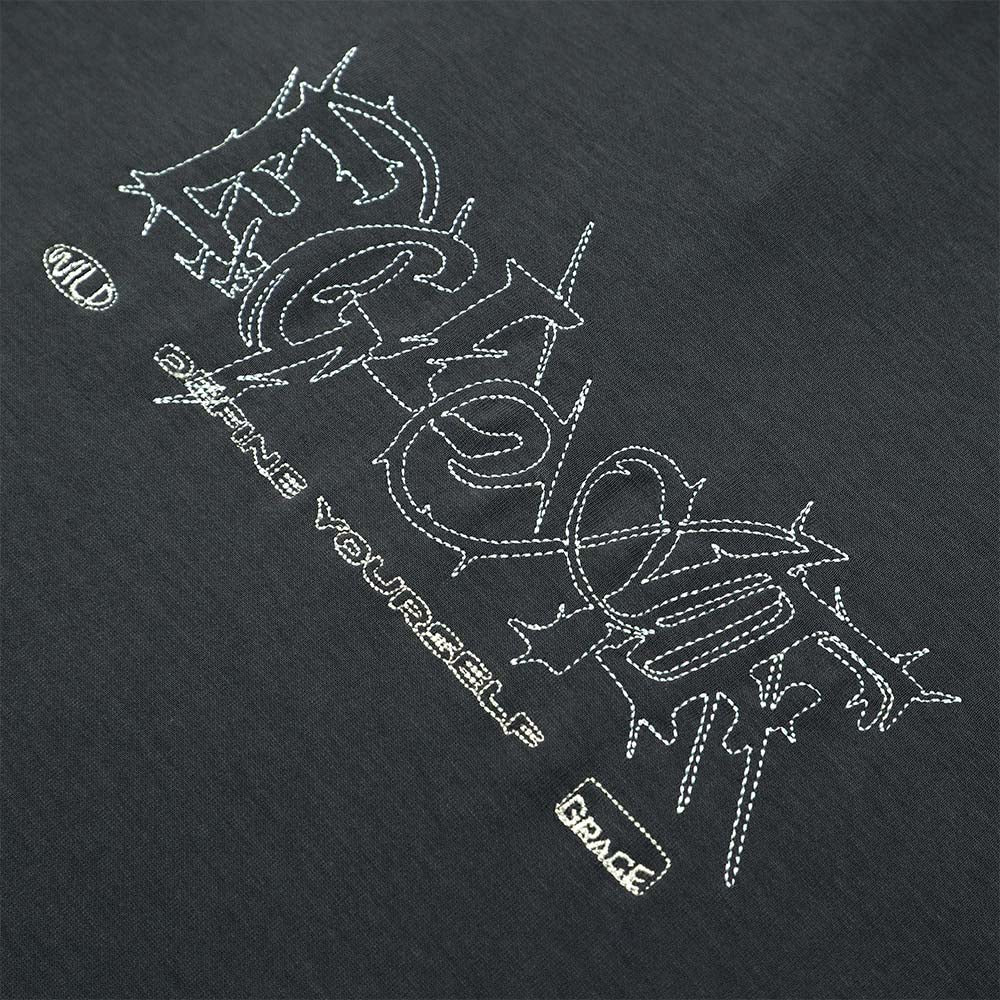 THORNSCRIPT TEE COOL GREY
