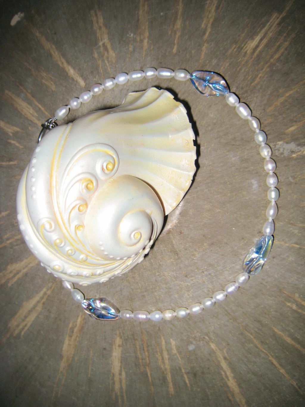 CREME PEARL NECKLACE