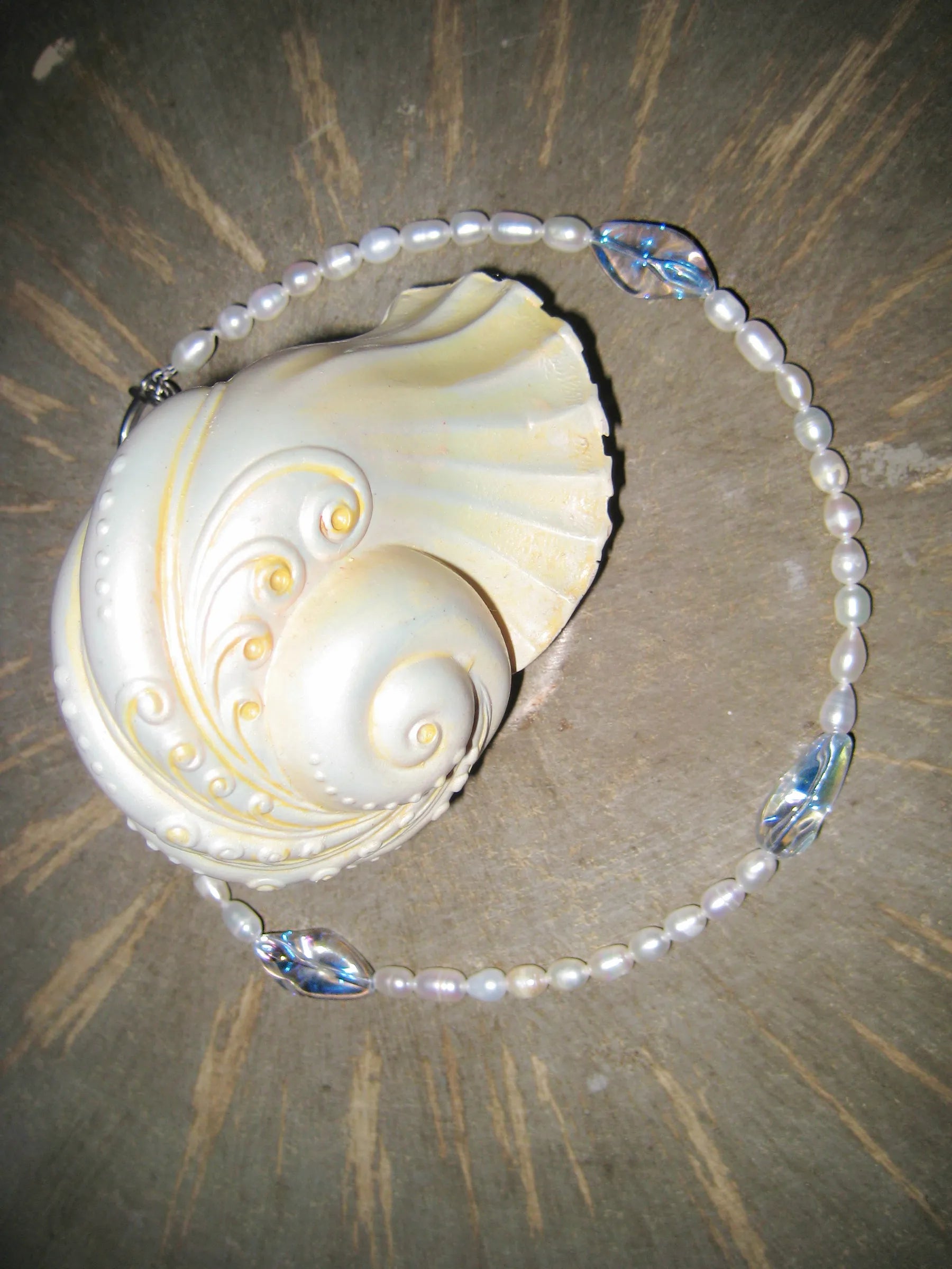 CREME PEARL NECKLACE