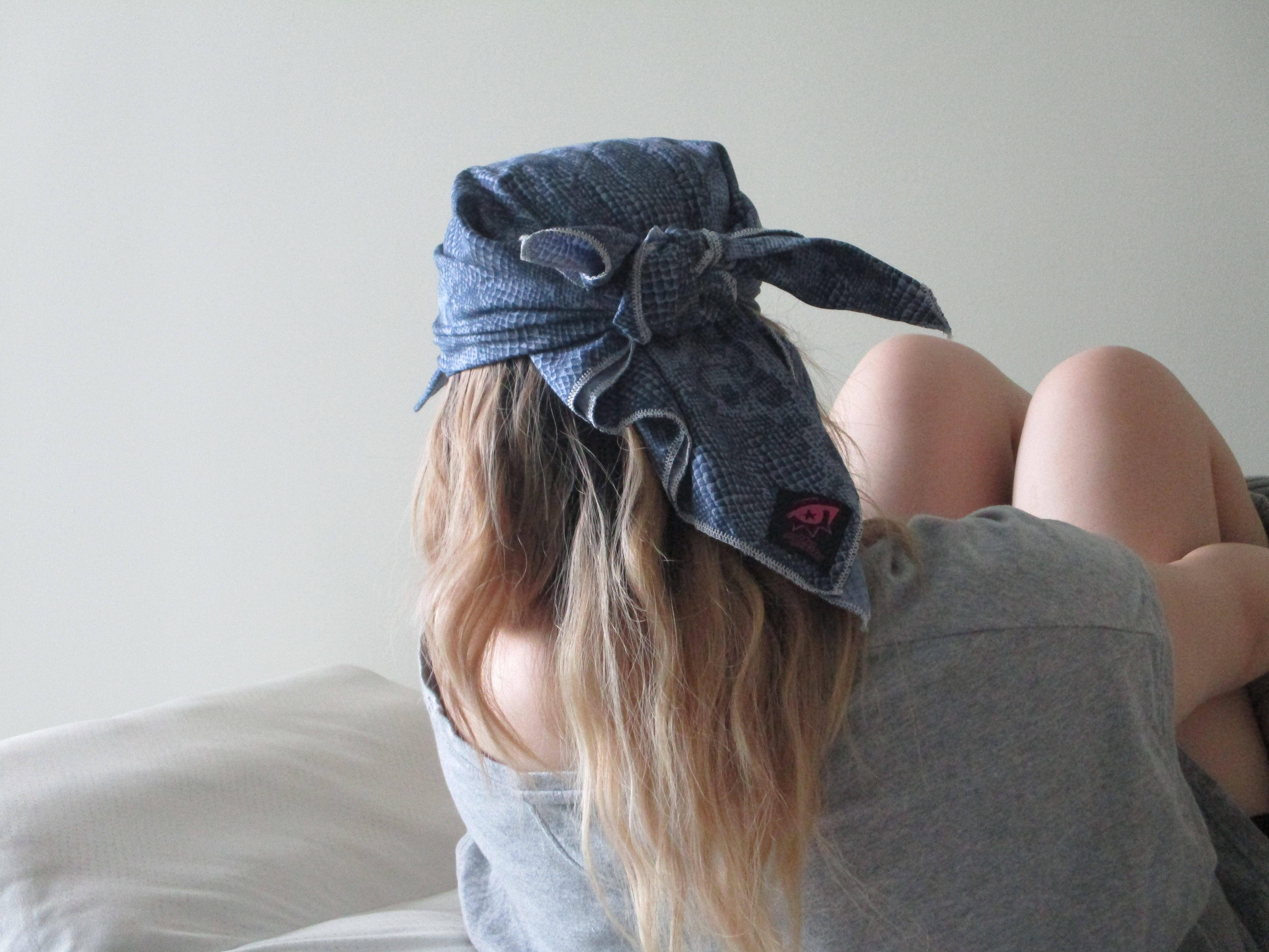 SILLYSALLY Snake Skin Scarf Hat