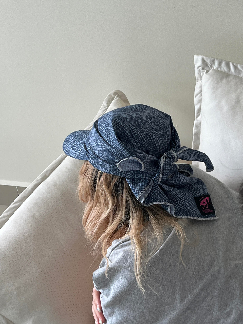 SILLYSALLY Snake Skin Scarf Hat