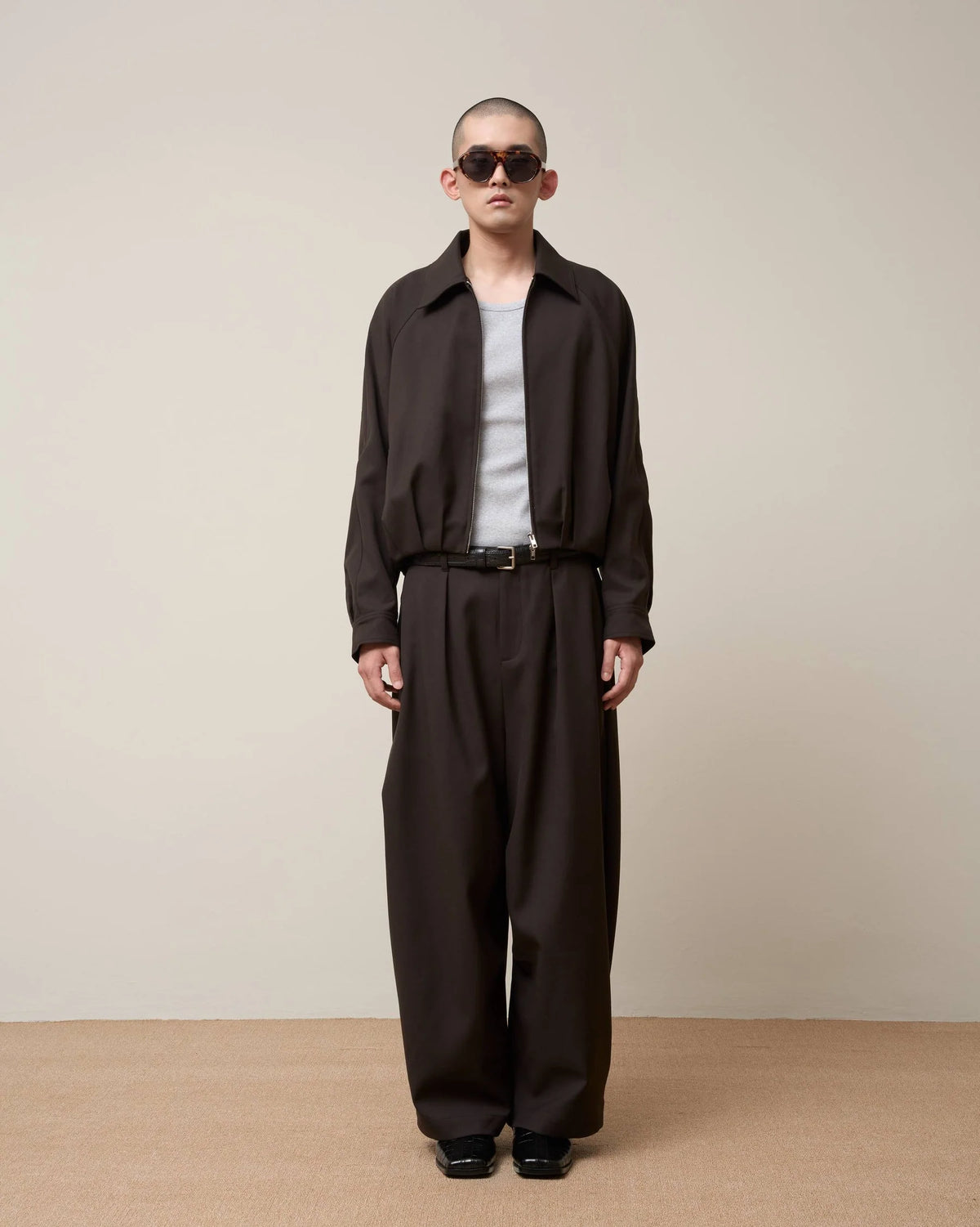 STRUTURED RAGLAN SLEEVE ZIP JACKET BROWN