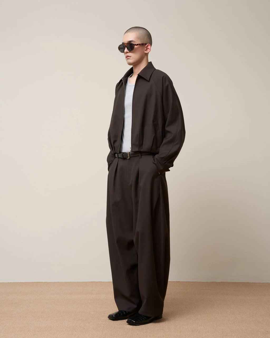 STRUTURED RAGLAN SLEEVE ZIP JACKET BROWN