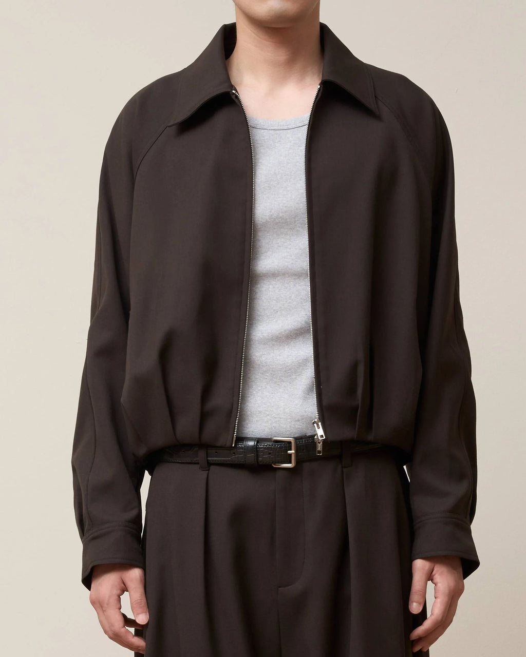 STRUTURED RAGLAN SLEEVE ZIP JACKET BROWN