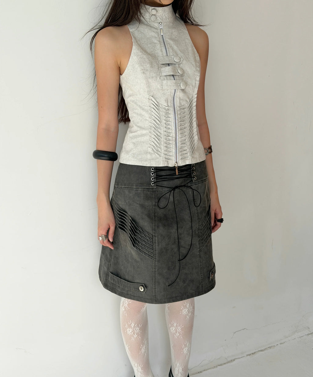 RELIEF TOP WHITE