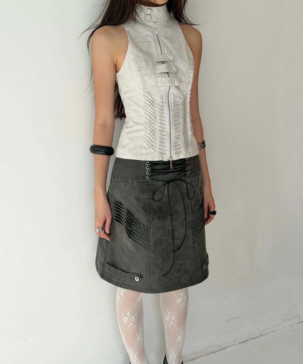 RELIEF TOP WHITE