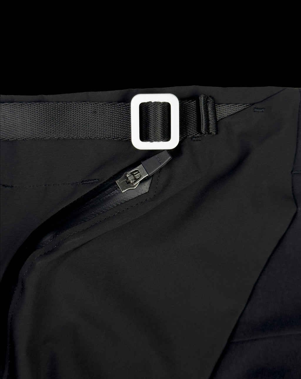 LV.1 Technical Cargo Dark Y