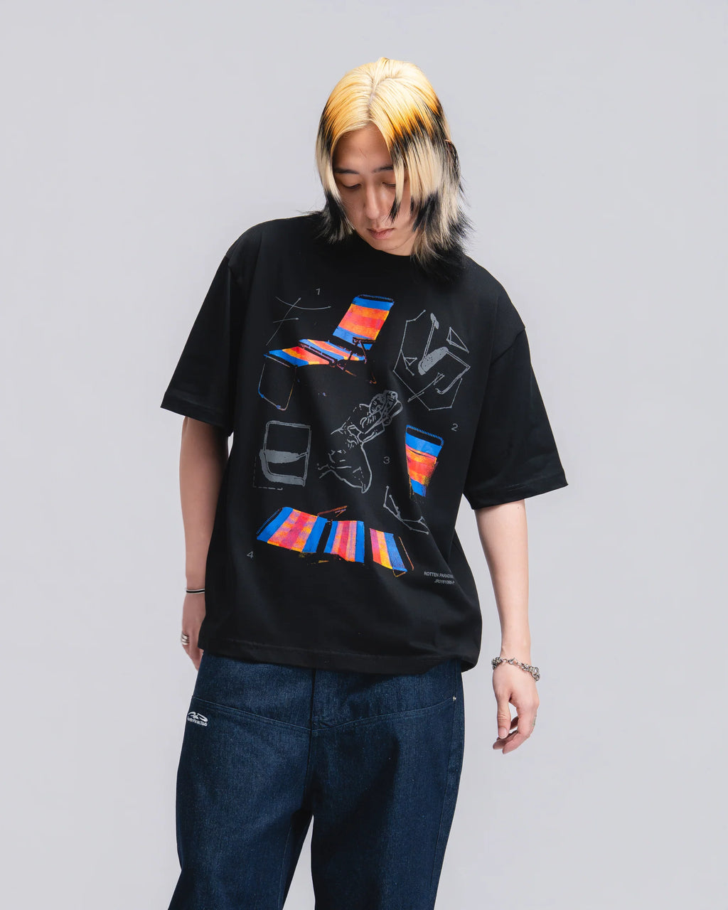 LAZY CHAIR TEE BLACK