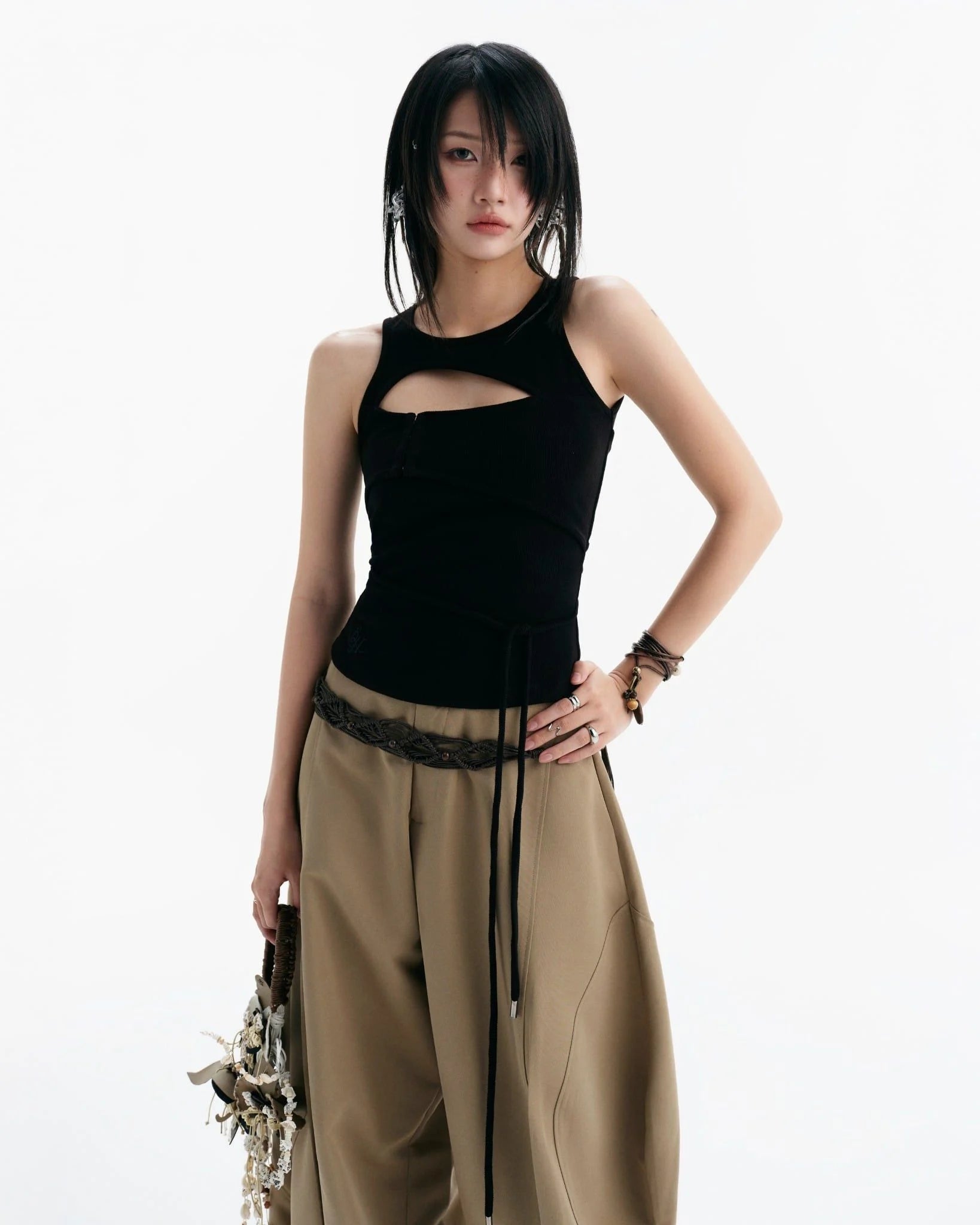CONRAD SLEEVELESS TOP BLACK