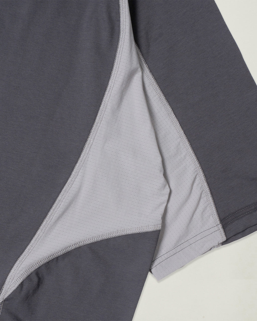 MOVEMENT TEE DARK GREY