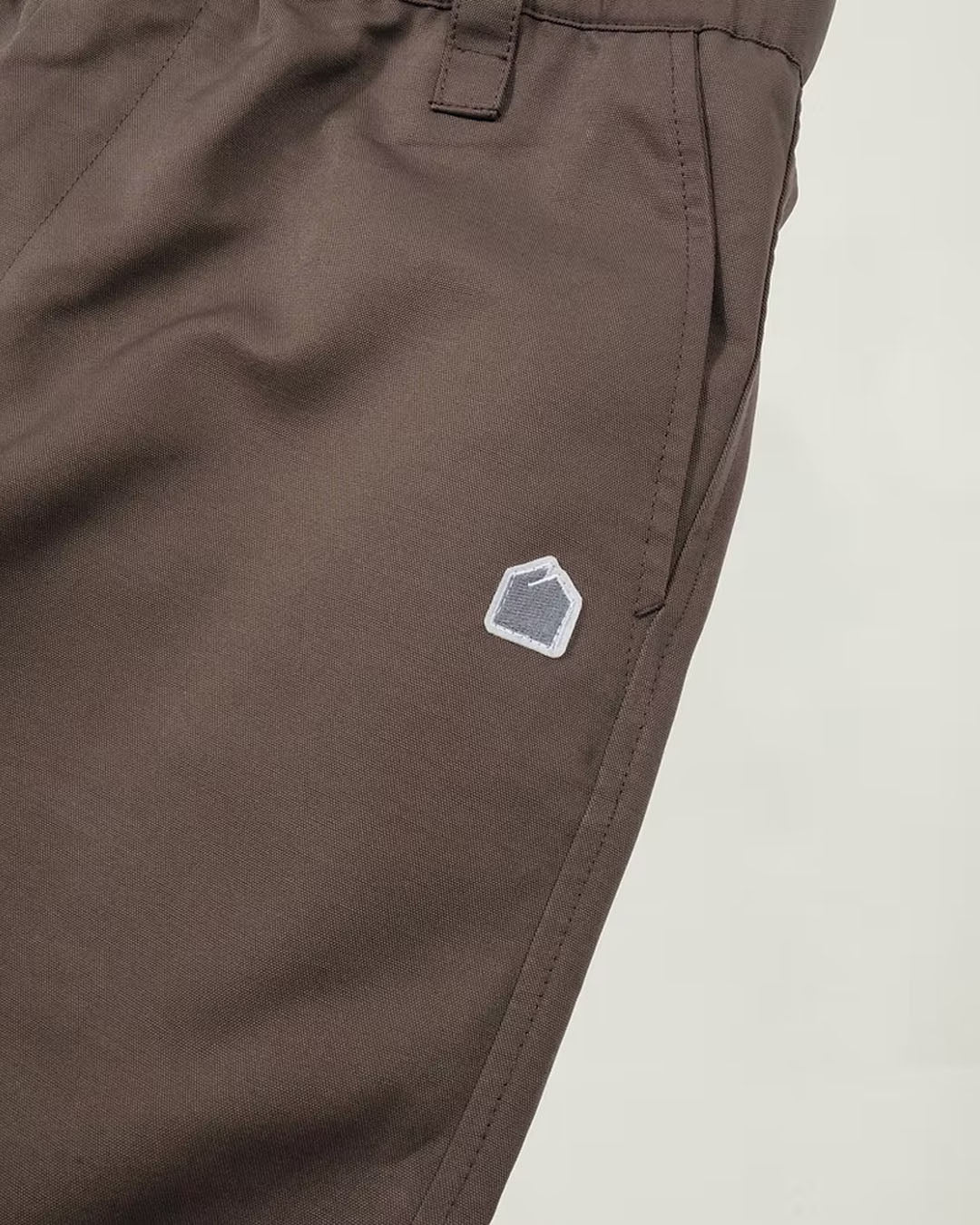 PEAK CHINO ASH BROWN