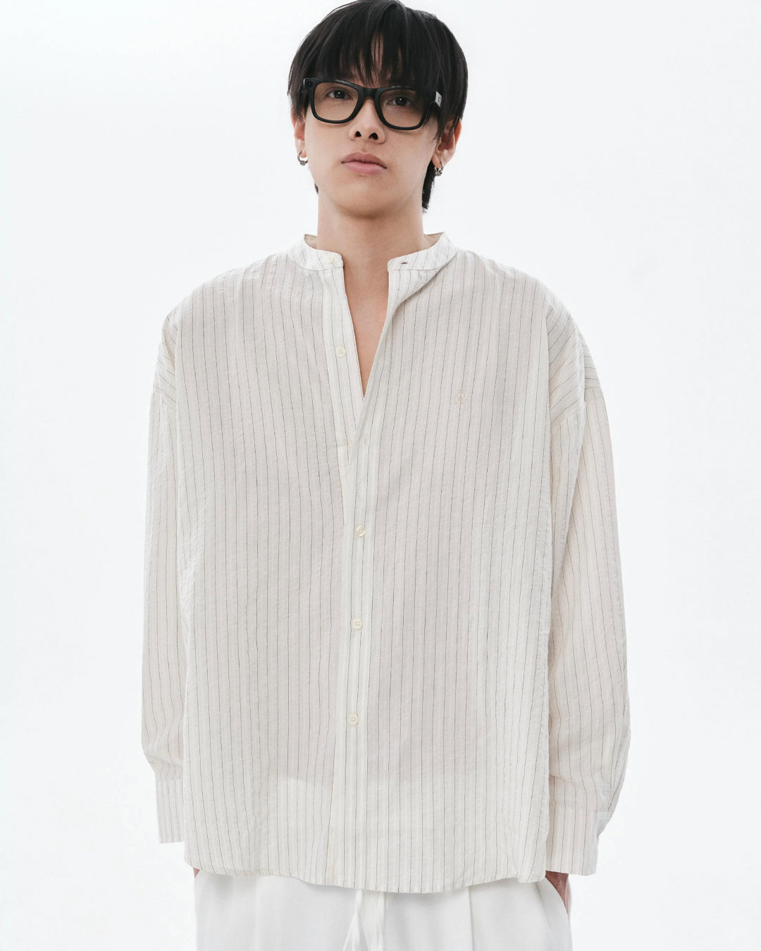 BAND COLLAR SHIRT WHITE STRIPED (WHITE)