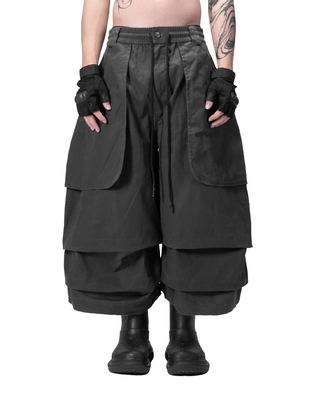 KNEE PLEATED JORTS - GREY