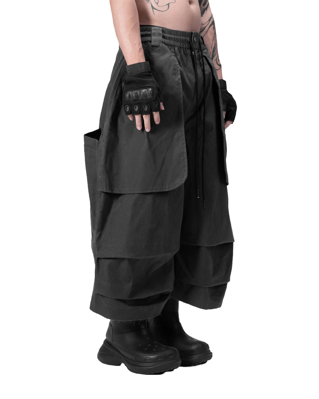 KNEE PLEATED JORTS - GREY