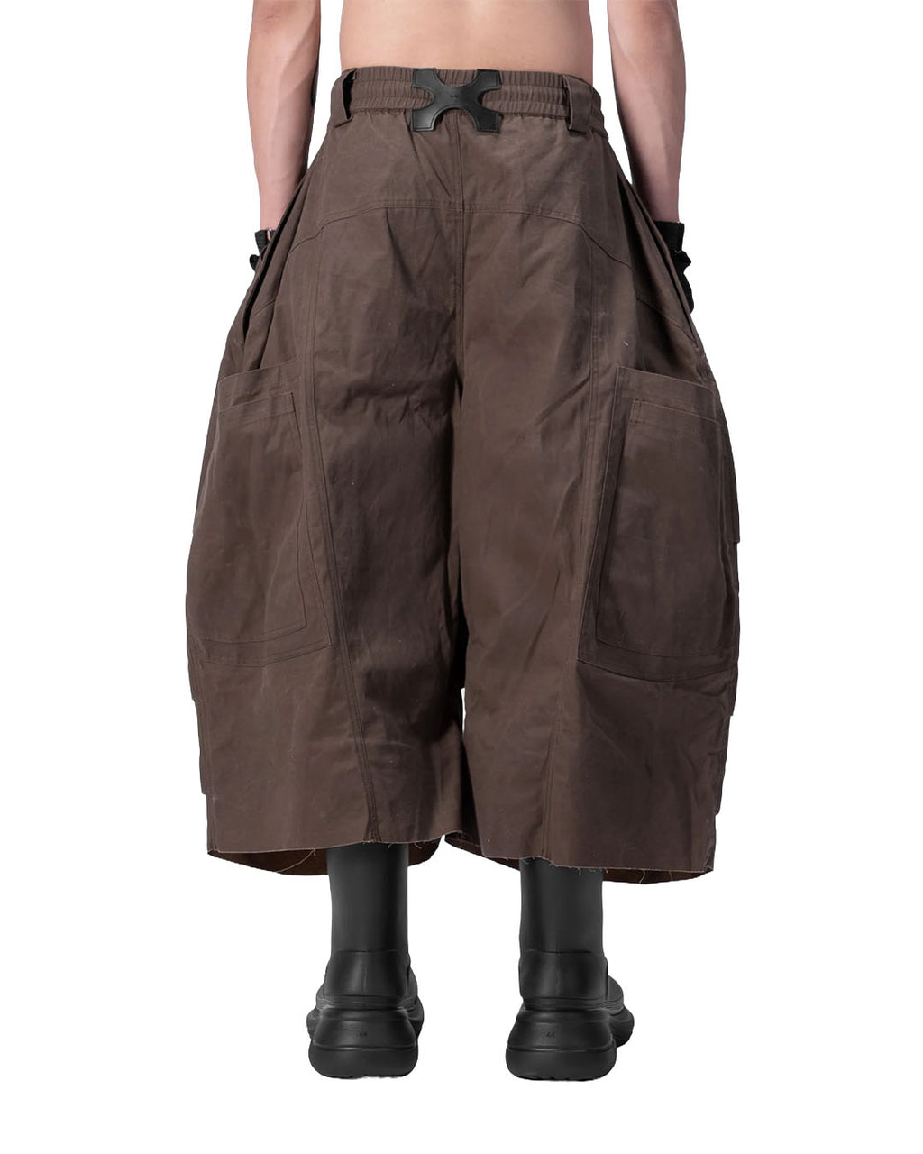 KNEE PLEATED JORTS - BROWN
