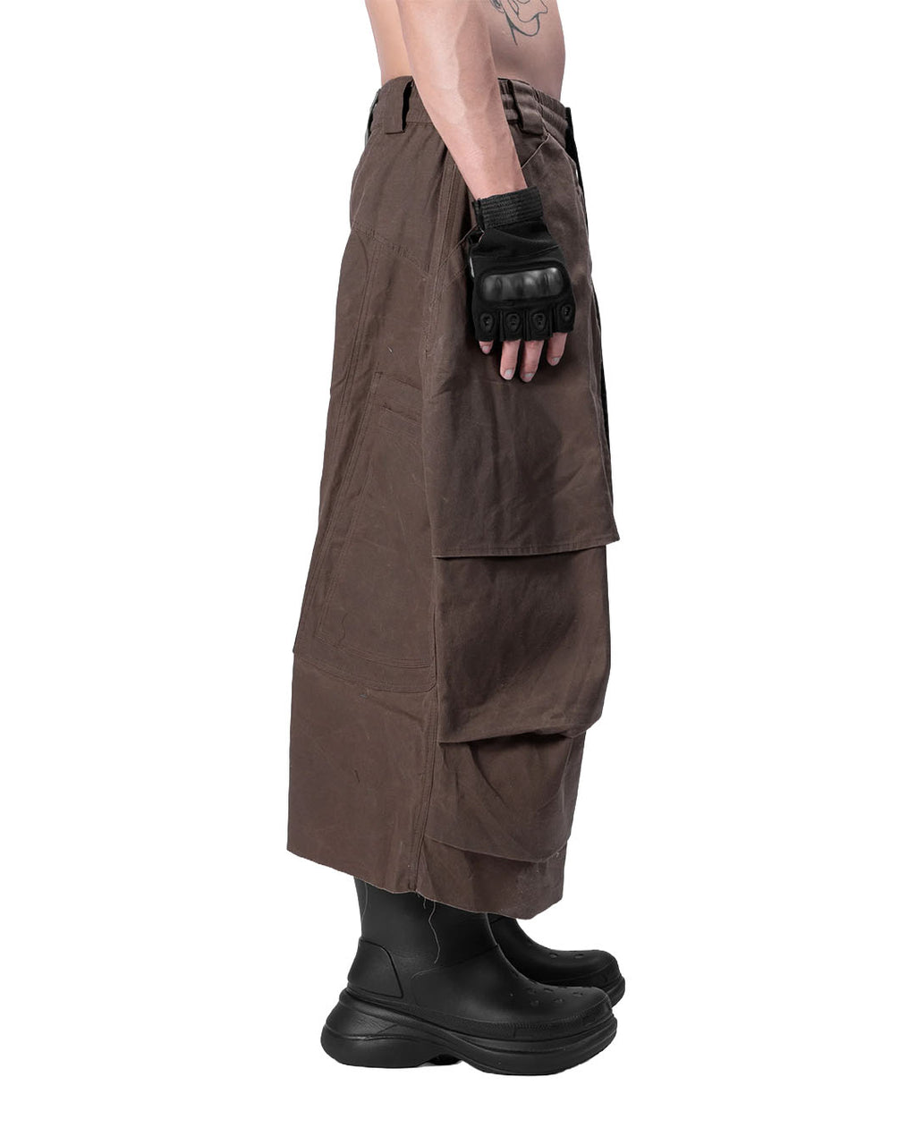 KNEE PLEATED JORTS - BROWN
