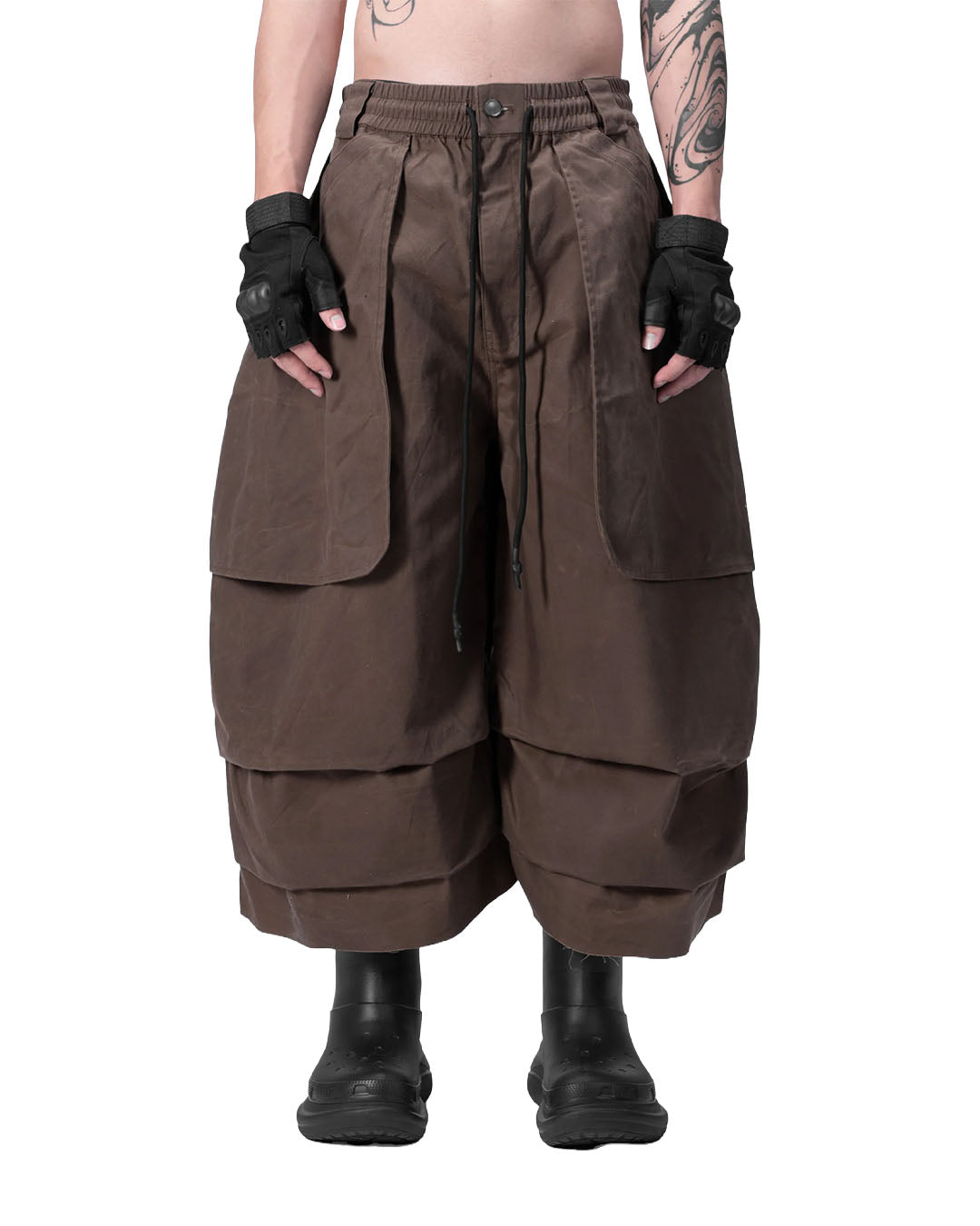 KNEE PLEATED JORTS - BROWN